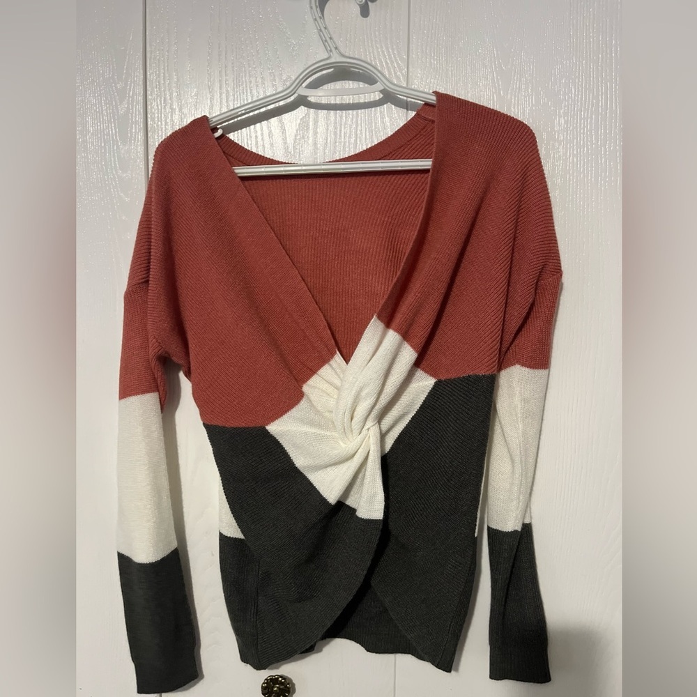 Beautiful kismet top. Size extra small. Open in the back